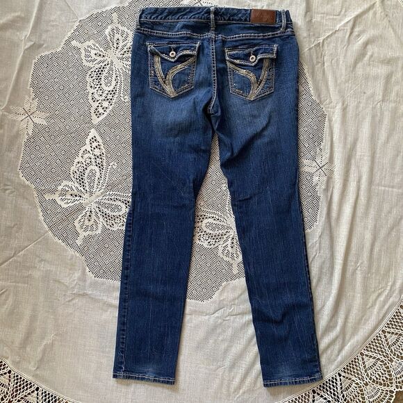 ARIYA Jeans Mid Rise Curvy Distressed Stretch Denim Embroidered Womens Jr 11 12 - Picture 1 of 8